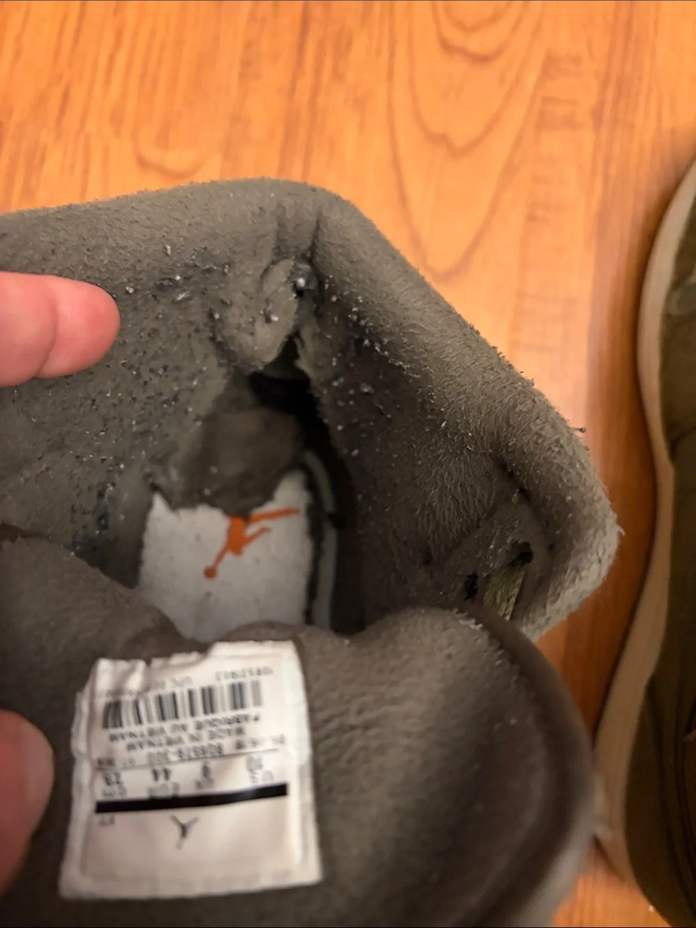 Air Jordan 1 Retro Mid 'Olive Canvas', size 10, with flaws